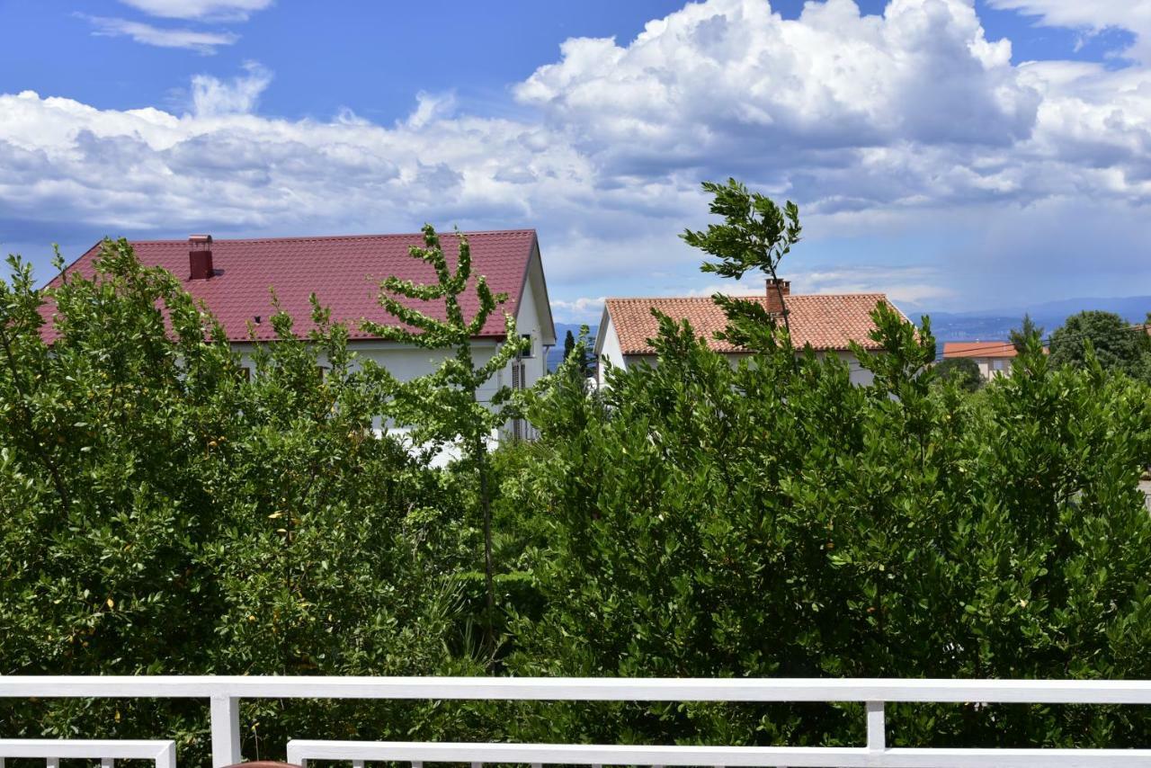Apartment Palm Tree Малинска Экстерьер фото