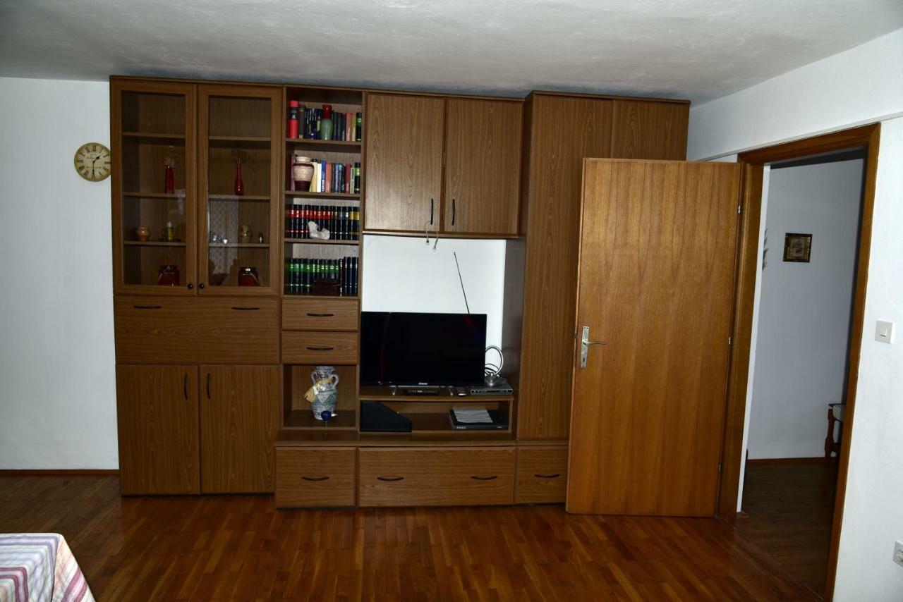 Apartment Palm Tree Малинска Экстерьер фото