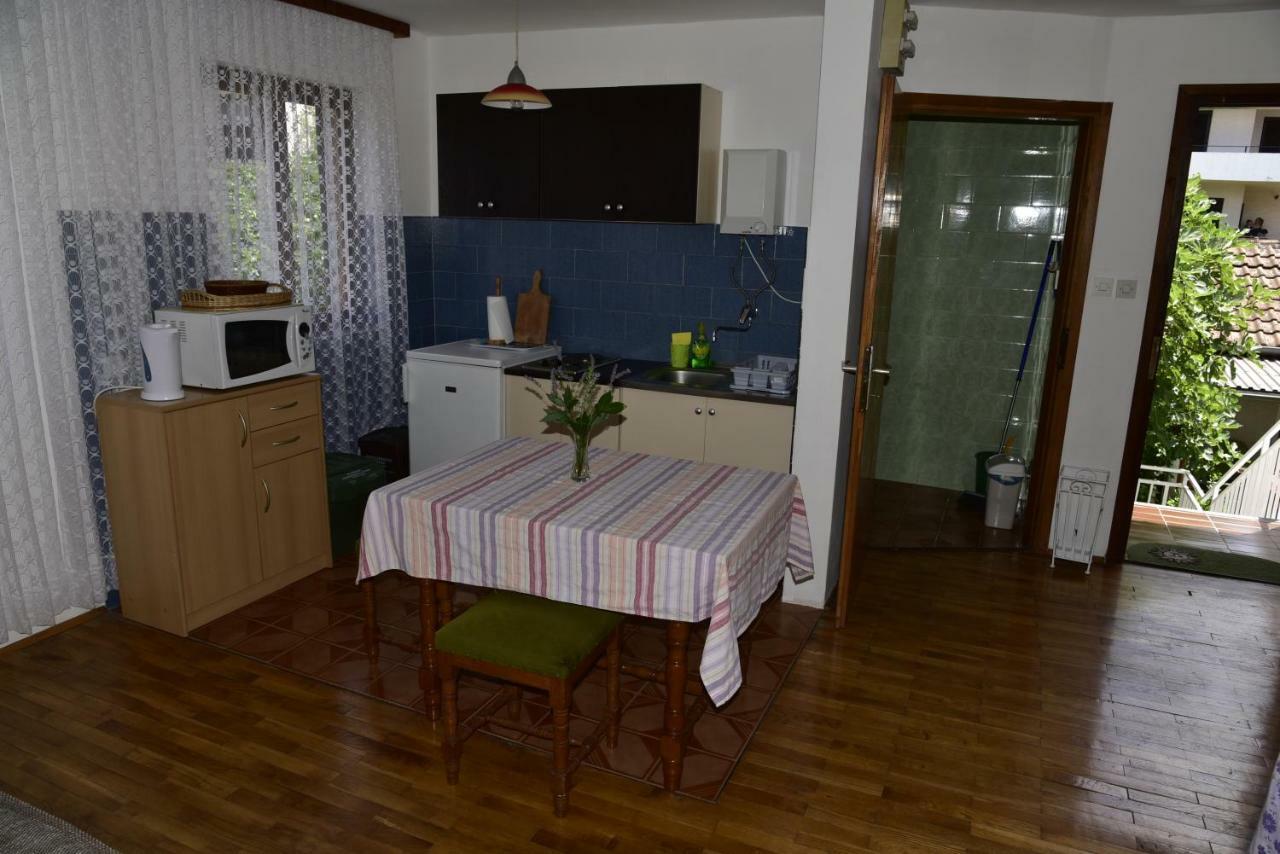 Apartment Palm Tree Малинска Экстерьер фото